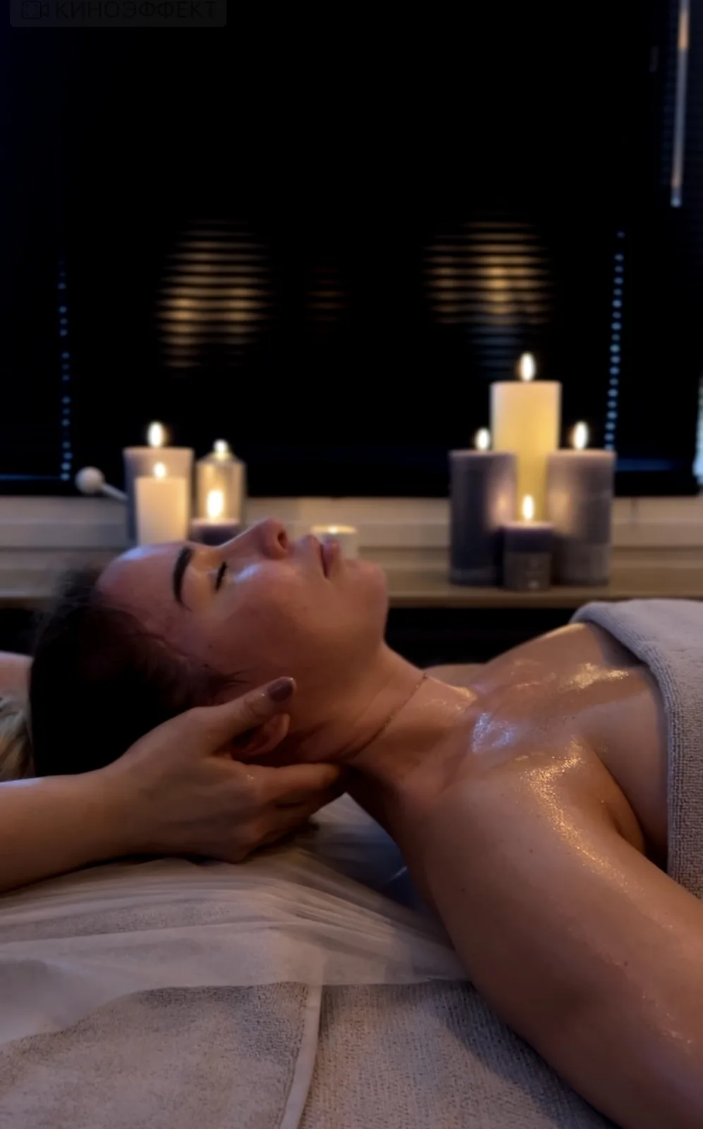 Wellnessanwendung mit Massagekerze